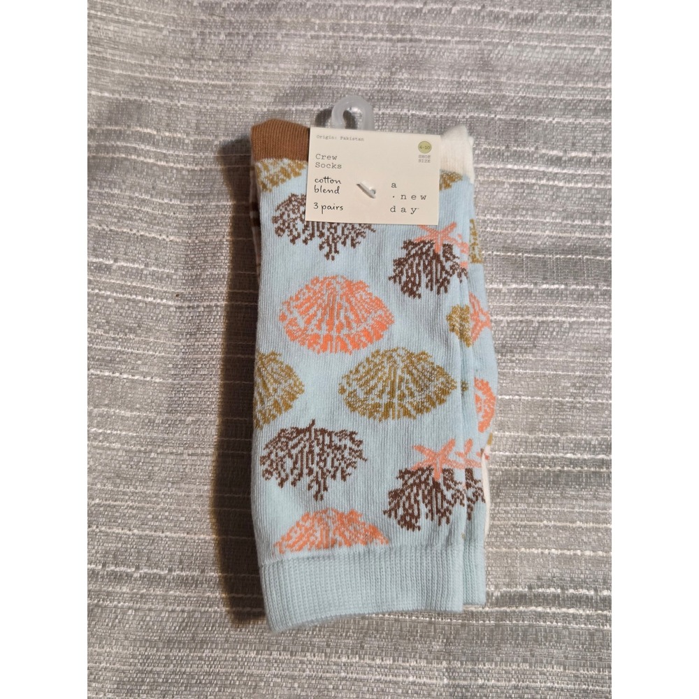 A New Day Womens Crew Socks 3 Pairs Seashell Stripes Blue Cream Size 4-10